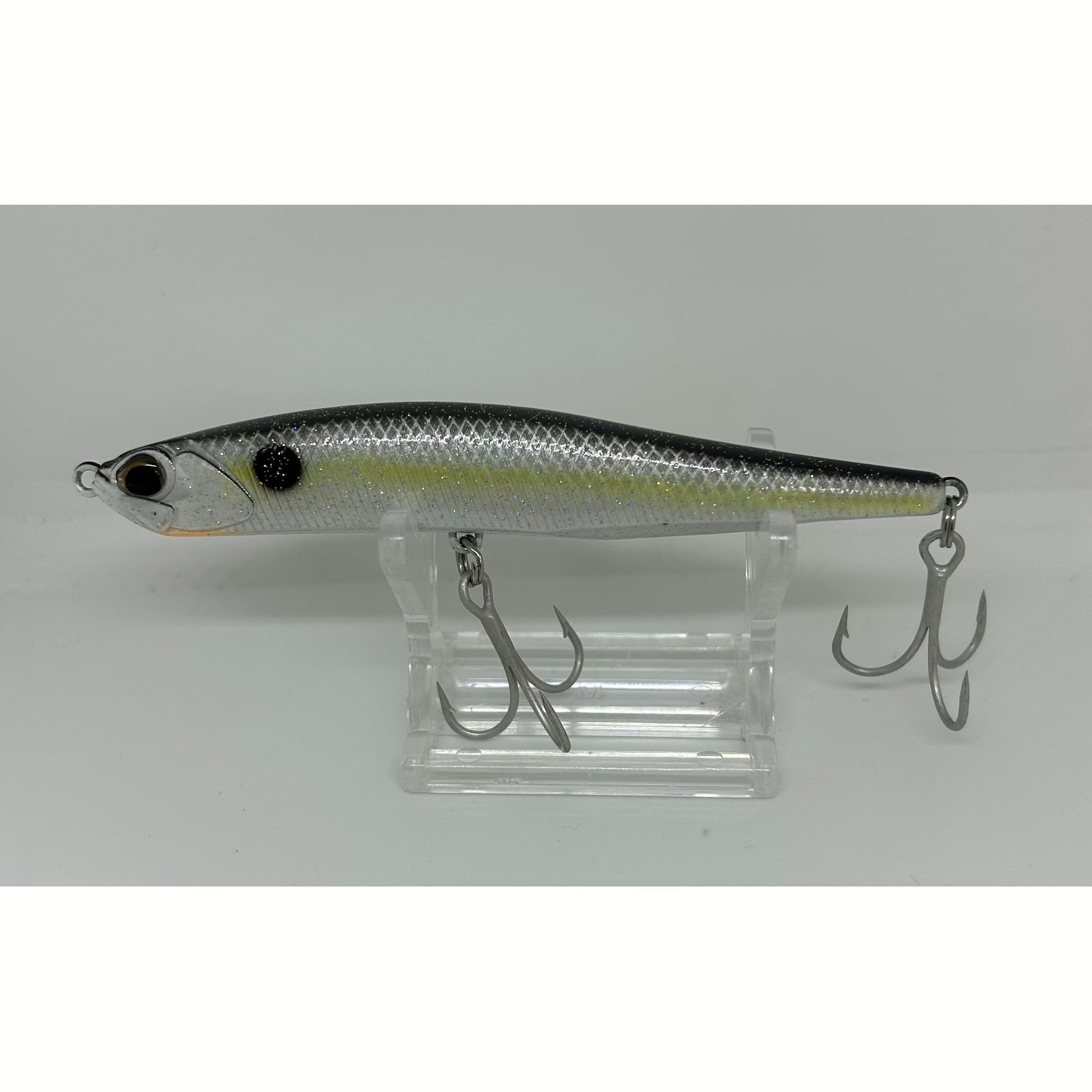 Medium & Small Long Casting Sinking “Wobblers” Bass Lures
