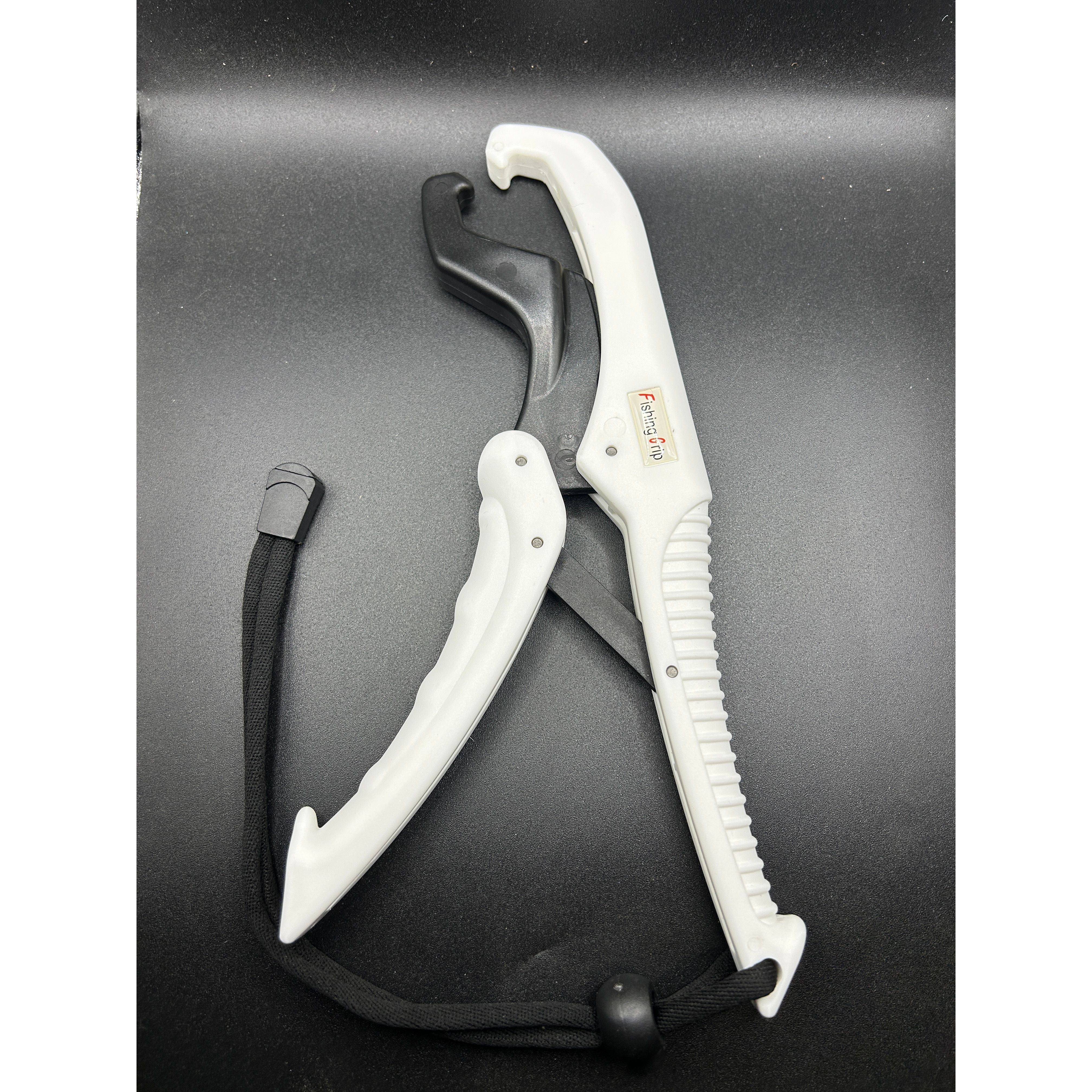 Fish Lip Gripper (Floating) Max Anti-Rust, Anti-slip, Anti-lost with lanyard included.